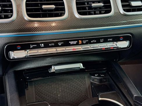 Used 2021 Mercedes-Benz GLS 450 4MATIC image 18