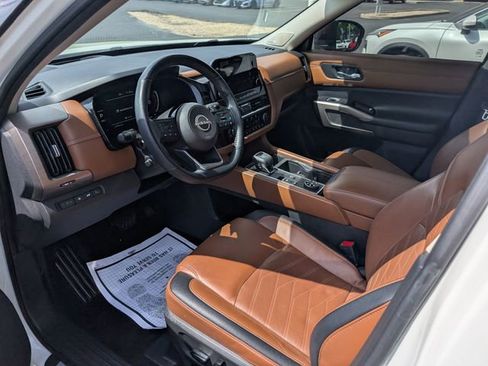 Certified 2023 Nissan Pathfinder Platinum AWD/4WD image 12