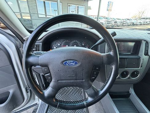 Used 2003 Ford Explorer XLT AWD/4WD image 13