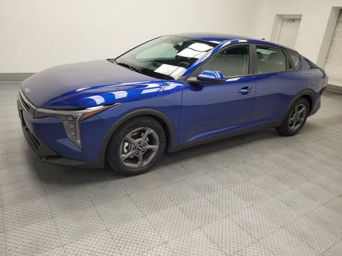 Used 2025 Kia K4 FWD image 2