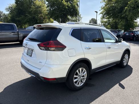 Used 2019 Nissan Rogue SV FWD image 4
