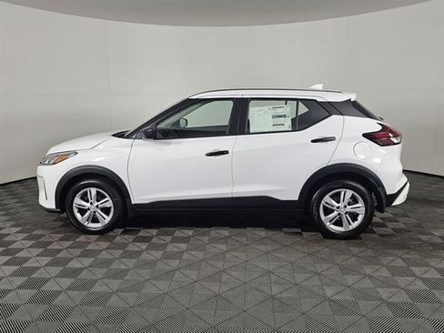 New 2025 Nissan Kicks S image 12