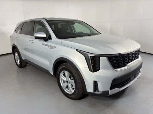 New 2026 Kia Sorento LX image 2