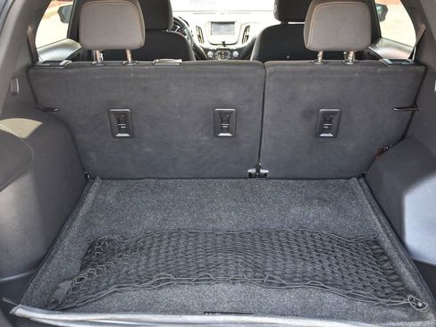 Used 2021 Chevrolet Equinox LT w/ Driver Convenience Package image 13