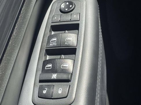 Used 2021 Jeep Grand Cherokee Laredo X AWD/4WD image 25