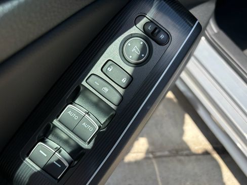 Certified 2025 Honda Civic Sport Touring image 11