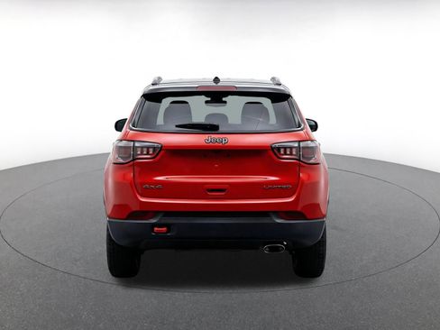 Used 2025 Jeep Compass Trailhawk AWD/4WD image 6