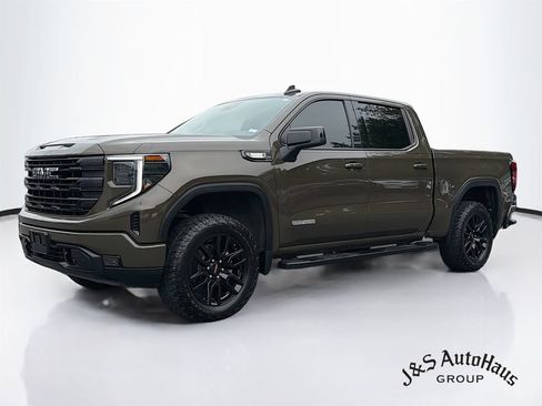 Used 2024 GMC Sierra 1500 Elevation w/ LPO, Elevation Black Package RWD image 3