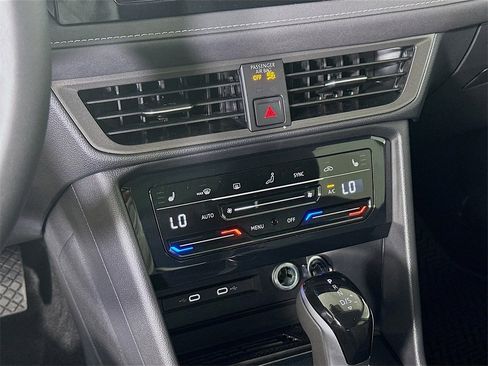 New 2026 Volkswagen Taos SE image 14