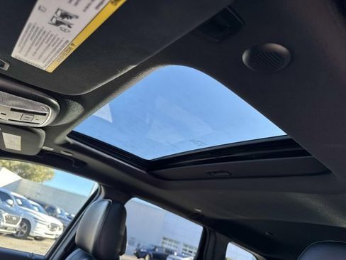 Used 2021 Jeep Grand Cherokee Laredo X image 32