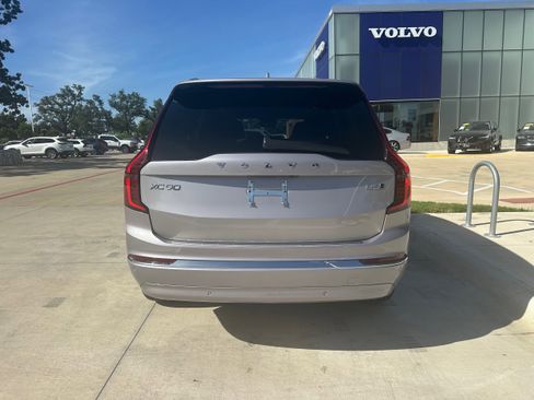 Used 2026 Volvo XC90 B6 Plus w/ Protection Package Premier AWD/4WD image 5