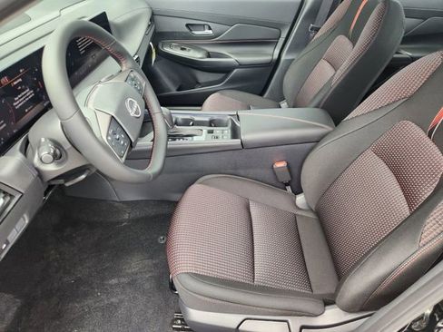New 2026 Nissan Sentra SR w/ Floor Mat Package FWD image 9