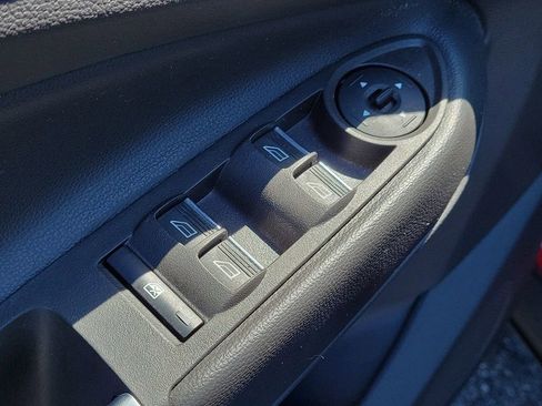 Used 2019 Ford Escape SE FWD image 19