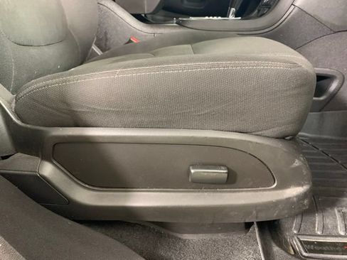 Used 2016 GMC Acadia SLE AWD/4WD image 21