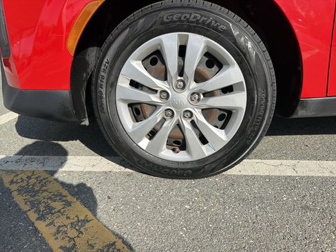 Used 2020 Kia Soul LX image 10