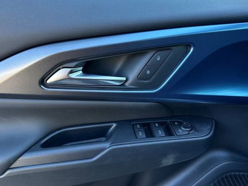 New 2026 Chevrolet Equinox EV LT w/ LPO, Blackout Package FWD image 11