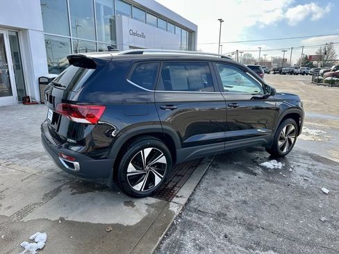 Certified 2024 Volkswagen Taos SE image 7