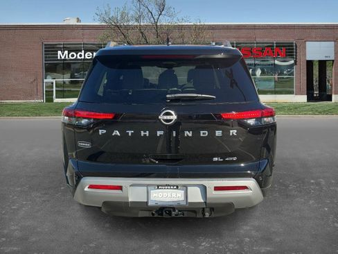 Certified 2023 Nissan Pathfinder SL w/ SL Premium Package image 3