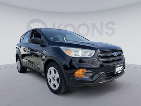 Used 2017 Ford Escape S image 10