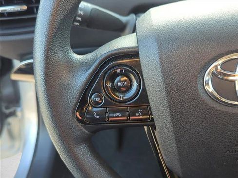 Certified 2022 Toyota Prius LE image 10