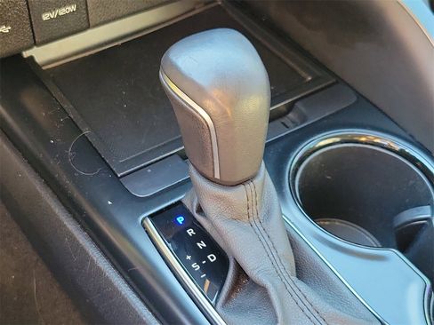 Used 2020 Toyota Camry SE image 27