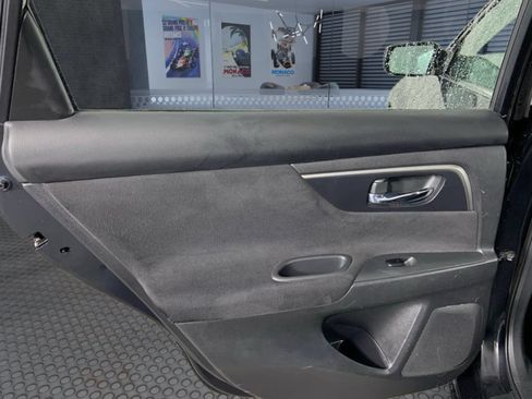 Used 2015 Nissan Altima 2.5 S w/ Power Driver Seat Package FWD image 16