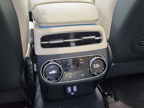 Used 2025 Genesis Electrified GV70 AWD/4WD image 27