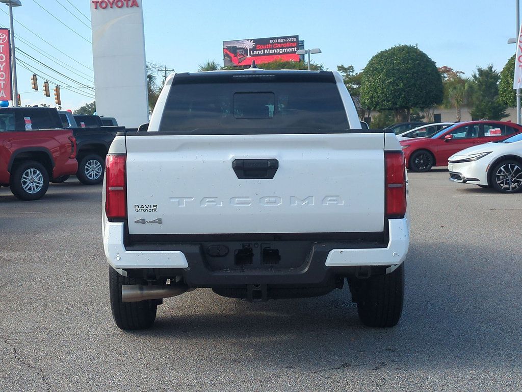 Certified 2025 Toyota Tacoma SR5 AWD/4WD image 4