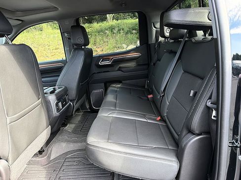 Used 2023 GMC Sierra 1500 Denali w/ Denali Reserve Package AWD/4WD image 12