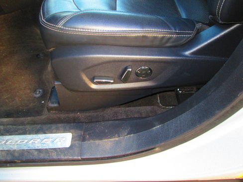 Used 2016 Ford Explorer Limited w/ Equipment Group 301A image 12