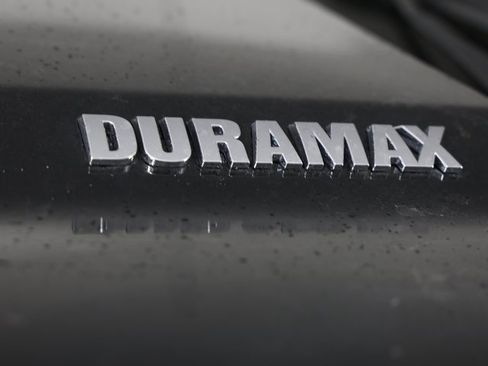 Used 2025 Chevrolet Silverado 1500 LT image 3