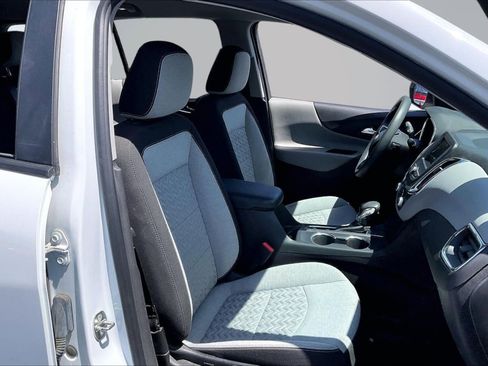 Used 2022 Chevrolet Equinox LS FWD image 7