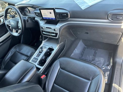 Used 2021 Ford Explorer XLT w/ Equipment Group 202A image 31