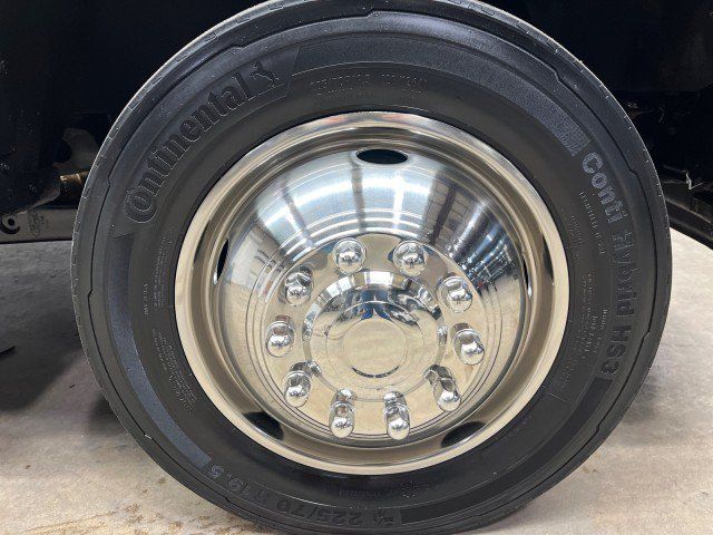 Used 2024 Ford F550 4x4 Crew Cab Super Duty image 41