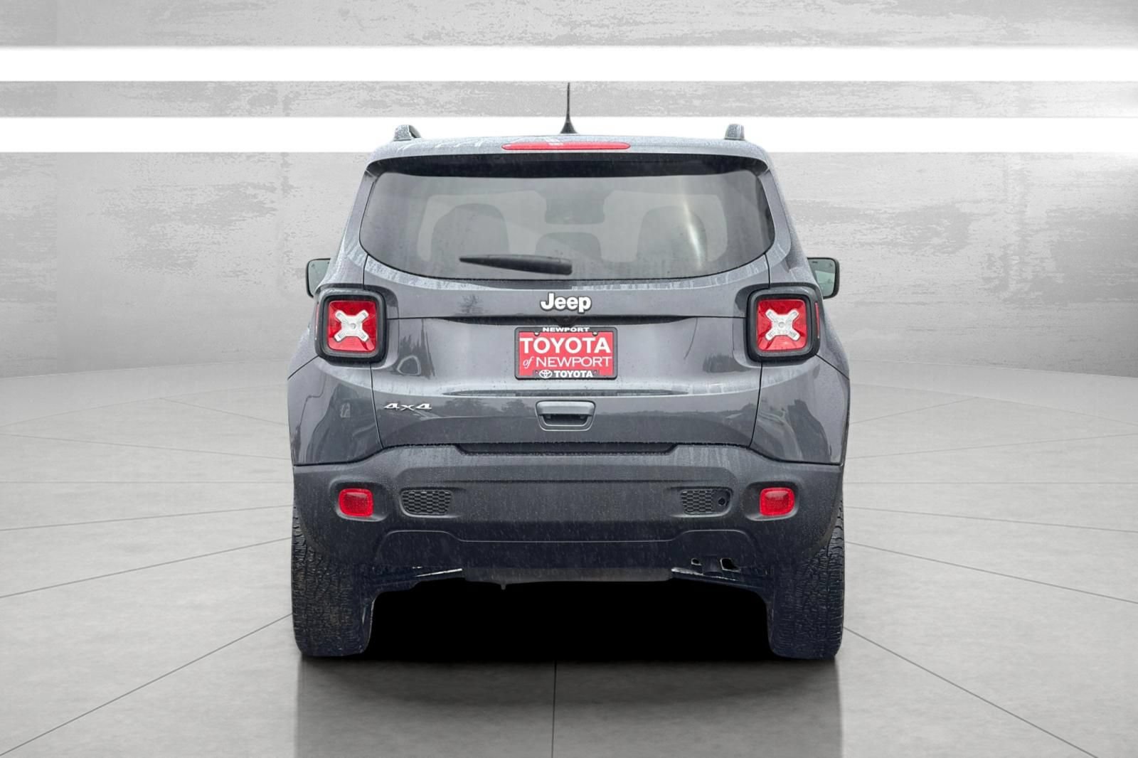 Used 2023 Jeep Renegade Latitude AWD/4WD image 5