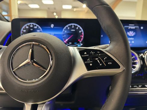 Certified 2025 Mercedes-Benz GLB 250 image 20