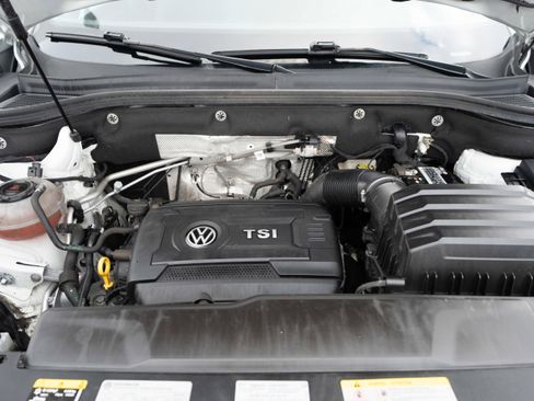 Used 2023 Volkswagen Atlas Cross Sport SE image 31