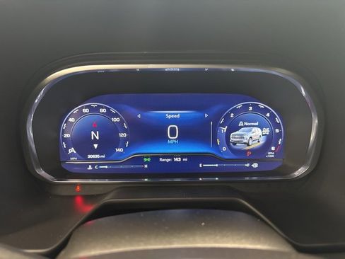 Used 2024 Chevrolet Suburban RST w/ Luxury Package image 15