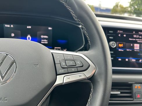 Used 2022 Volkswagen Taos SE image 18