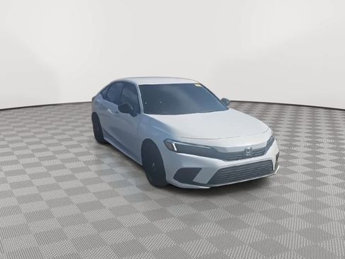 Used 2024 Honda Civic Sport image 3