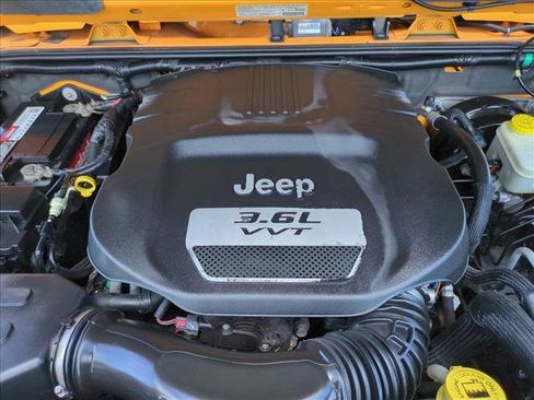 Used 2013 Jeep Wrangler Sahara w/ Connectivity Group AWD/4WD image 17