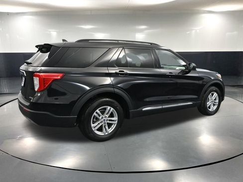 Used 2022 Ford Explorer XLT image 4