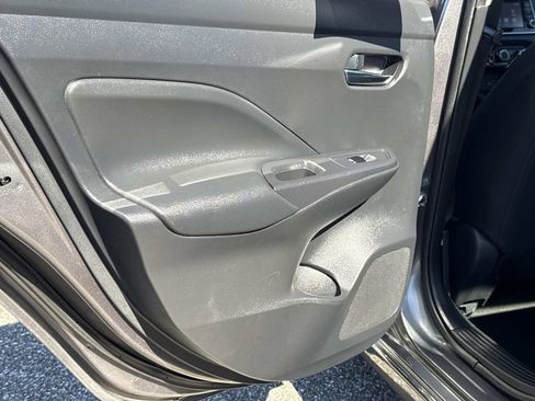 Used 2023 Nissan Versa SV image 12