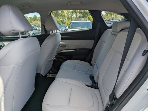 Certified 2025 Hyundai Tucson SE FWD image 14