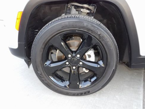 Used 2022 Jeep Grand Cherokee Altitude image 20