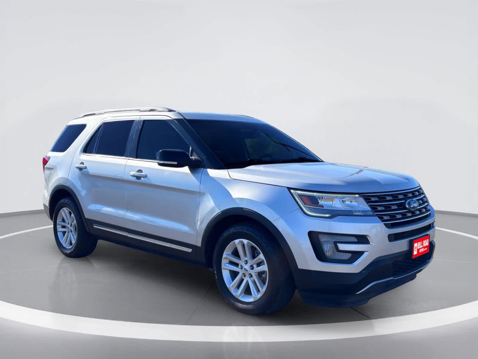 Used 2017 Ford Explorer XLT w/ Equipment Group 201A FWD image 10