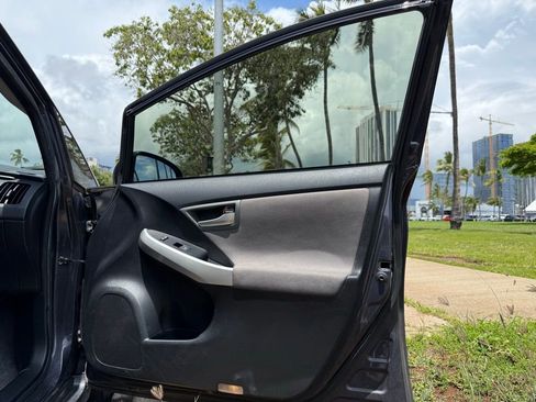 Used 2014 Toyota Prius One image 14