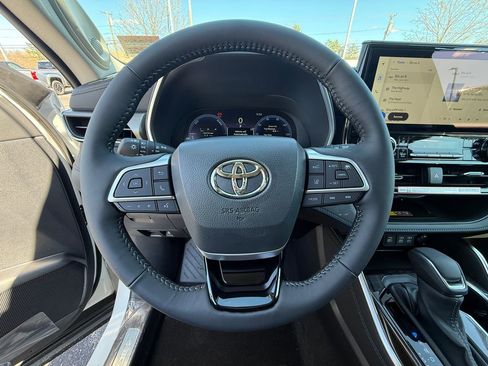 New 2026 Toyota Highlander Limited AWD/4WD image 6