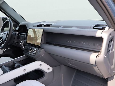 New 2026 Land Rover Defender 110 X-Dynamic SE AWD/4WD image 9
