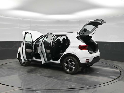 New 2026 Hyundai Venue SEL FWD image 44